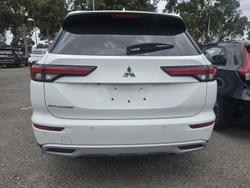 2024 Mitsubishi Outlander LS