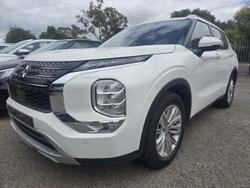 2024 Mitsubishi Outlander LS