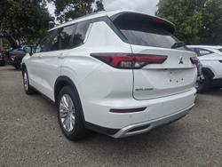 2024 Mitsubishi Outlander LS