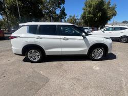 2024 Mitsubishi Outlander LS