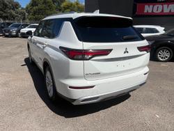 2024 Mitsubishi Outlander LS