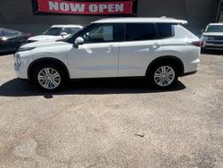 2024 Mitsubishi Outlander LS