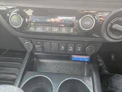 2017 Toyota Hilux SR5