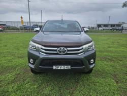2017 Toyota Hilux SR5
