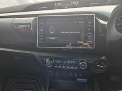 2017 Toyota Hilux SR5