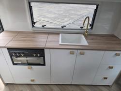 2025 New Age Caravans Manta Ray Mr19er