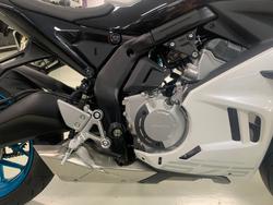 2025 CFMOTO 675 SR-R White