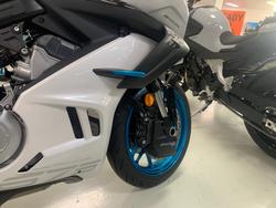 2025 CFMOTO 675 SR-R White