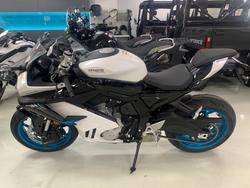 2025 CFMOTO 675 SR-R White