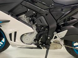 2025 CFMOTO 675 SR-R White