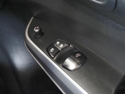 2022 Nissan Navara SL