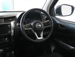 2022 Nissan Navara SL