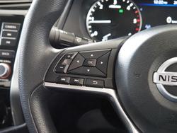 2022 Nissan Navara SL