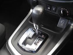 2022 Nissan Navara SL