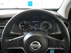 2022 Nissan Navara SL