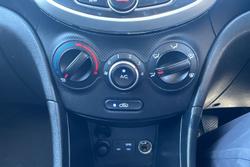 2016 Hyundai Accent Active