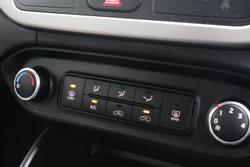 2018 Kia Rondo S RP MY18 Clear White