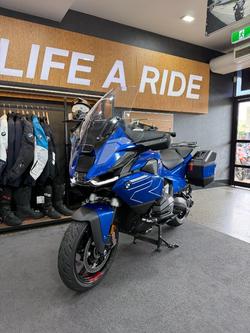 2025 BMW Motorrad R 1300 RT IMPULSE RACINGBLUE METALLIC