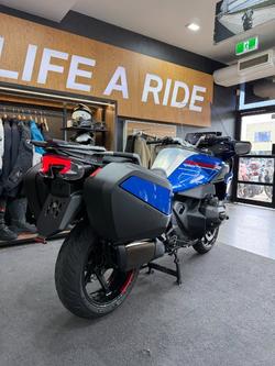 2025 BMW Motorrad R 1300 RT IMPULSE RACINGBLUE METALLIC