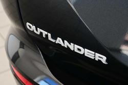 2025 Mitsubishi Outlander LS