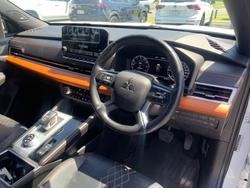 2021 Mitsubishi Outlander Exceed Tourer