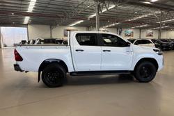 2020 Toyota Hilux SR