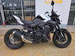 Kawasaki Z900 (ZR900STFNN)