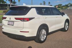 2022 Mitsubishi Outlander ES ZM MY22 White