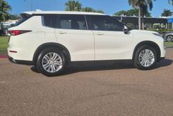 2022 Mitsubishi Outlander ES ZM MY22 White