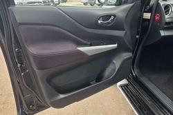 2018 Nissan Navara ST D23 Series 3 4X4 Dual Range Cosmic Black