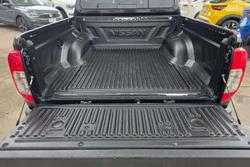 2018 Nissan Navara ST D23 Series 3 4X4 Dual Range Cosmic Black