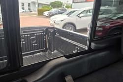 2018 Nissan Navara ST D23 Series 3 4X4 Dual Range Cosmic Black