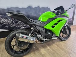 2014 Kawasaki NINJA 300 GREEN