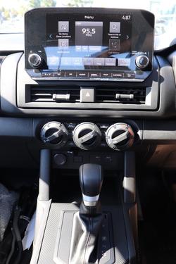 2025 Mitsubishi Triton GLX