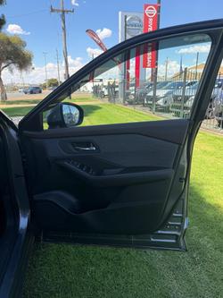 2025 Nissan X-TRAIL ST