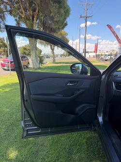 2025 Nissan X-TRAIL ST