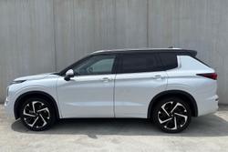 2023 Mitsubishi Outlander Exceed Tourer