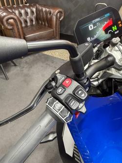2025 BMW Motorrad R 1300 R EXCLUSIVE RACINGBLUE METALLIC