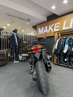 2025 BMW Motorrad R 1300 R EXCLUSIVE RACINGBLUE METALLIC