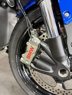 2025 BMW Motorrad R 1300 R EXCLUSIVE RACINGBLUE METALLIC