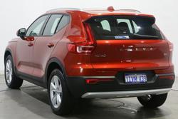 2022 Volvo XC40 Ultimate B4 Bright