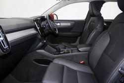 2022 Volvo XC40 Ultimate B4 Bright