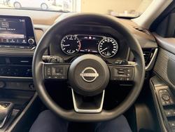 2025 Nissan X-TRAIL ST