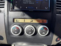 2011 Nissan Navara ST D40 MY11 4X4 Dual Range Polar White