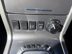 2011 Nissan Navara ST D40 MY11 4X4 Dual Range Polar White