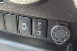 2023 Toyota Hilux SR