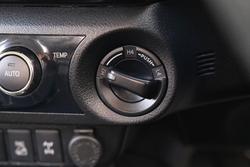 2020 Toyota Hilux SR5