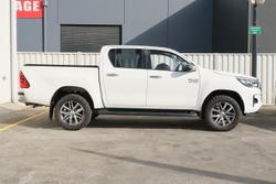 2020 Toyota Hilux SR5