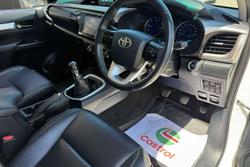 2020 Toyota Hilux SR5