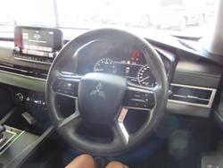 2023 Mitsubishi Outlander ES